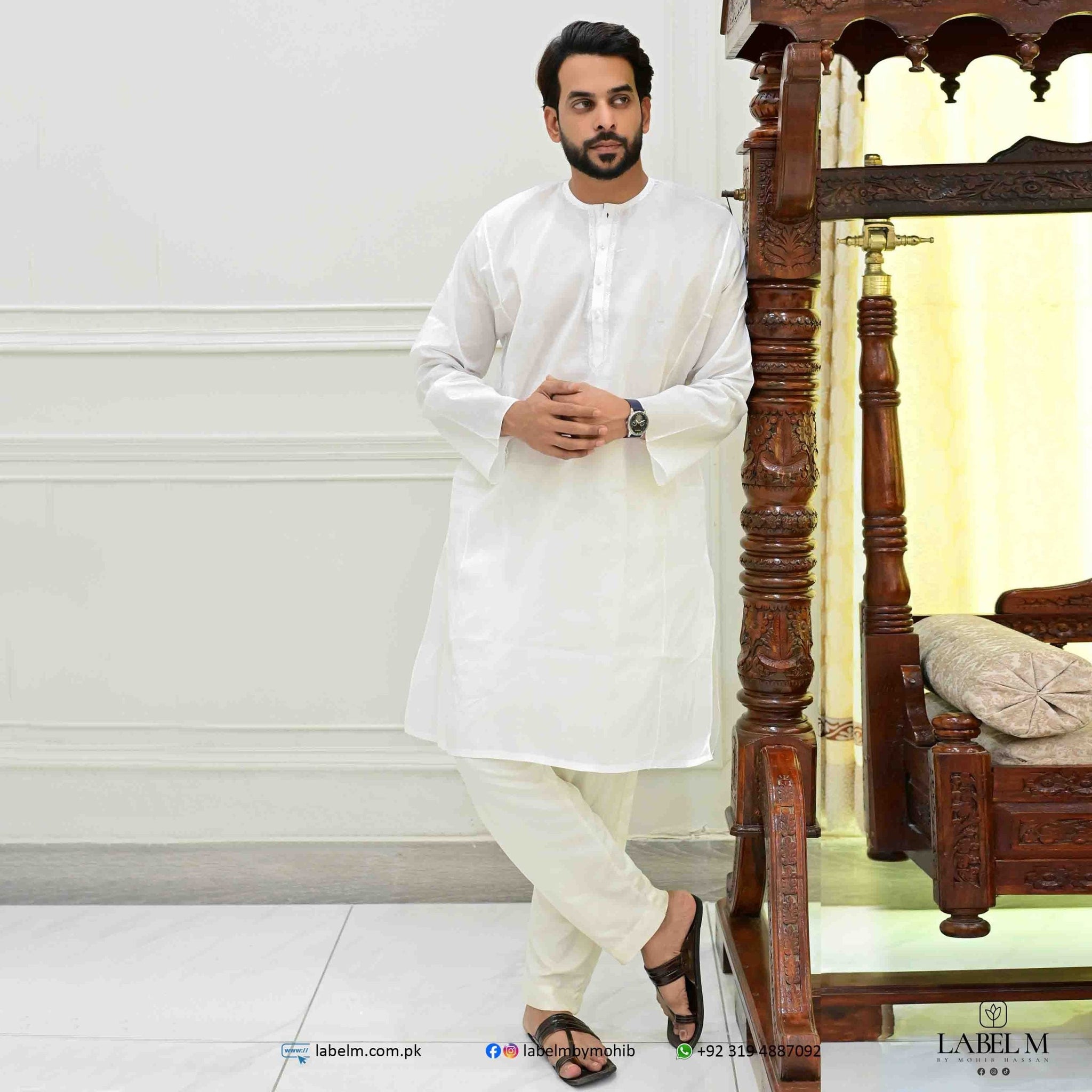 White Cotton Embroidered Kurta